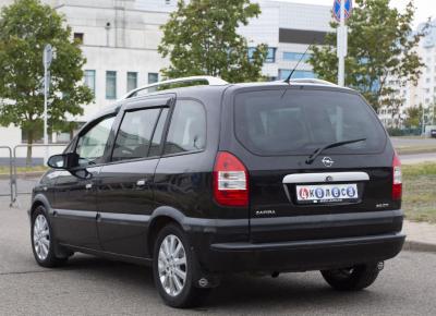 Фото Opel Zafira