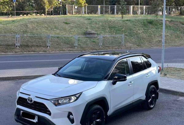 Toyota RAV4, 2021 год выпуска с двигателем Бензин, 125 381 BYN в г. Минск