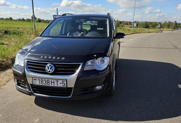 Volkswagen Touran, 2008 год выпуска с двигателем Дизель, 27 970 BYN в г. Молодечно