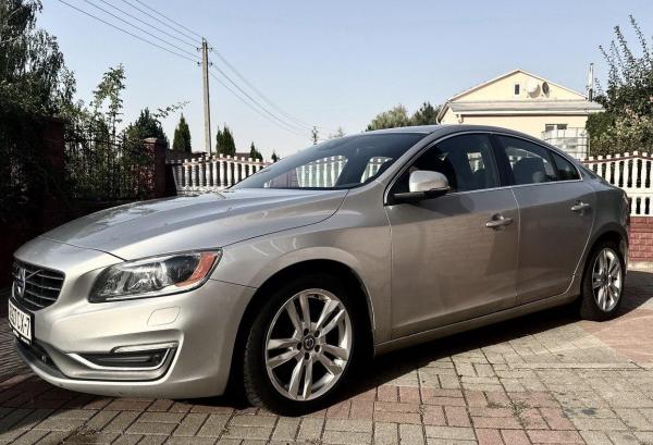 Volvo S60, 2015 год выпуска с двигателем Бензин, 57 642 BYN в г. Минск