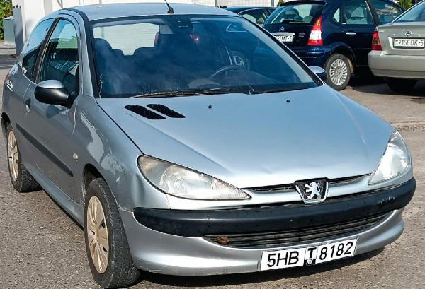 Peugeot 206, 2001 год выпуска с двигателем Бензин, 1 950 BYN в г. Молодечно