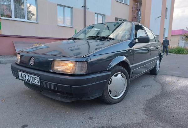 Volkswagen Passat, 1990 год выпуска с двигателем Бензин, 5 939 BYN в г. Ошмяны