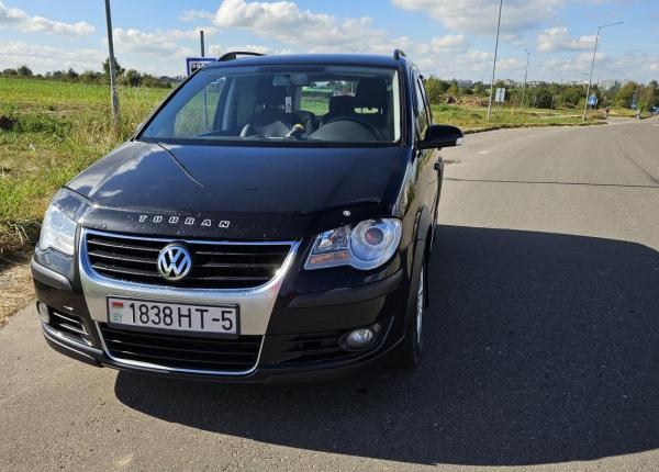 Volkswagen Touran, 2008 год выпуска с двигателем Дизель, 27 970 BYN в г. Молодечно