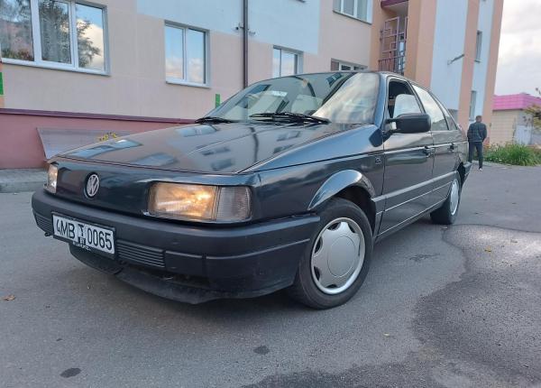 Volkswagen Passat, 1990 год выпуска с двигателем Бензин, 5 939 BYN в г. Ошмяны