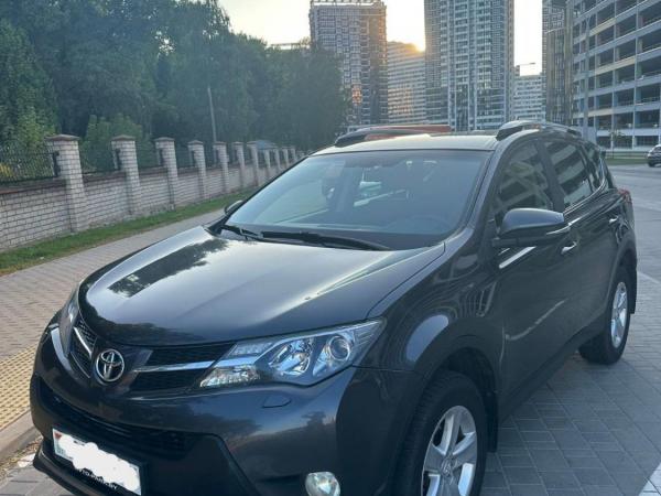 Toyota RAV4, 2014 год выпуска с двигателем Бензин, 55 400 BYN в г. Минск