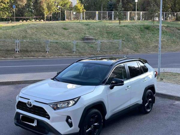 Toyota RAV4, 2021 год выпуска с двигателем Бензин, 125 381 BYN в г. Минск