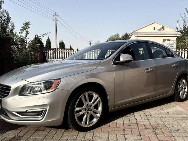 Volvo S60, 2015 год выпуска с двигателем Бензин, 57 642 BYN в г. Минск