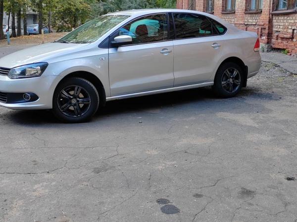 Volkswagen Polo, 2013 год выпуска с двигателем Бензин, 29 643 BYN в г. Полоцк