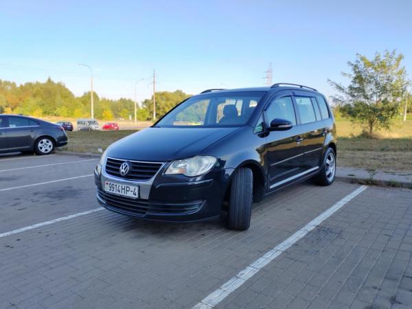 Volkswagen Touran, 2010 год выпуска с двигателем Газ/бензин, 24 166 BYN в г. Минск