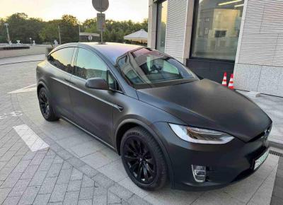 Фото Tesla Model X