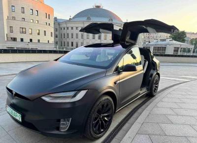 Фото Tesla Model X