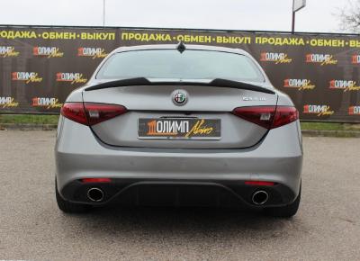 Фото Alfa Romeo Giulia