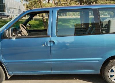 Фото Nissan Serena