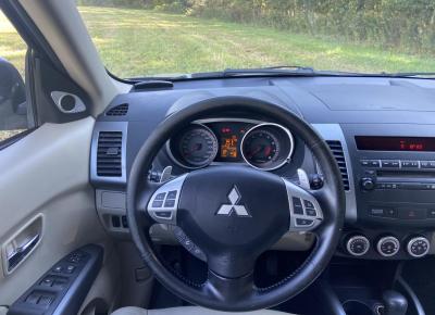 Фото Mitsubishi Outlander