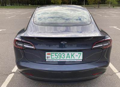 Фото Tesla Model 3