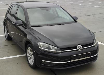 Фото Volkswagen Golf