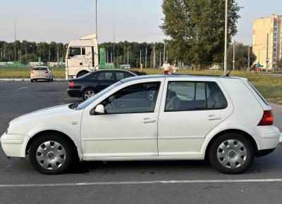 Фото Volkswagen Golf