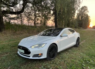 Фото Tesla Model S