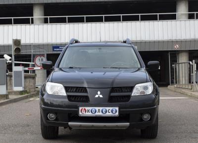 Фото Mitsubishi Outlander