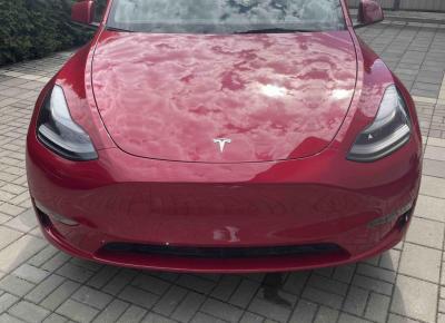 Фото Tesla Model Y