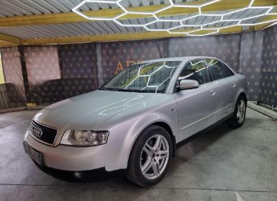 Фото Audi A4