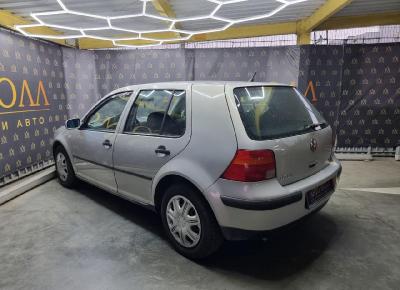 Фото Volkswagen Golf