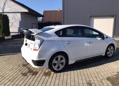 Фото Toyota Prius