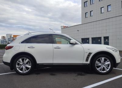 Фото Infiniti QX70