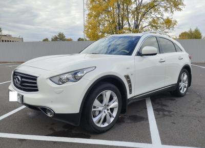 Фото Infiniti QX70