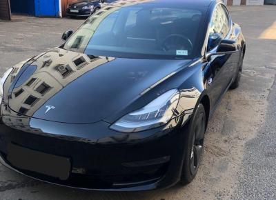 Фото Tesla Model 3