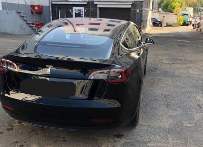 Фото Tesla Model 3