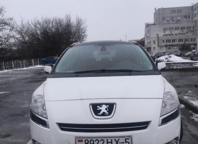 Фото Peugeot 5008