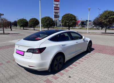 Фото Tesla Model 3