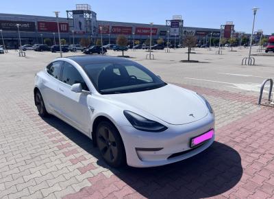 Фото Tesla Model 3