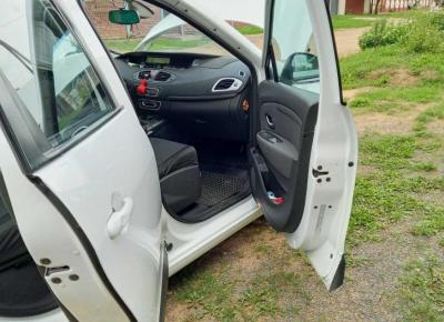 Фото Renault Scenic