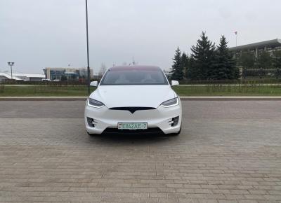 Фото Tesla Model X