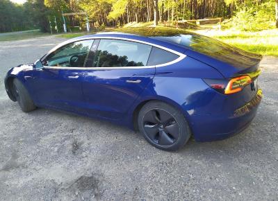 Фото Tesla Model 3