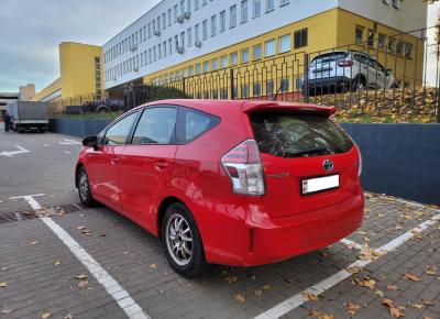 Фото Toyota Prius v (+)