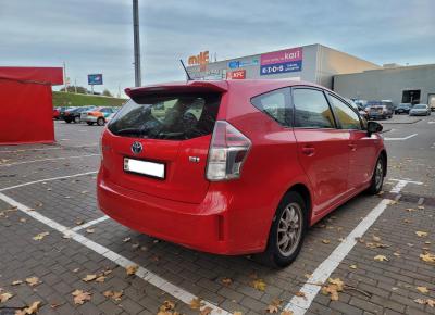 Фото Toyota Prius v (+)