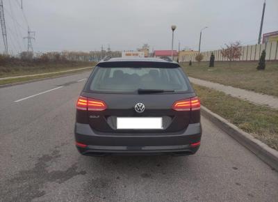 Фото Volkswagen Golf