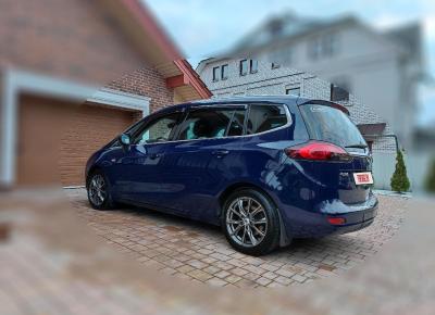 Фото Opel Zafira