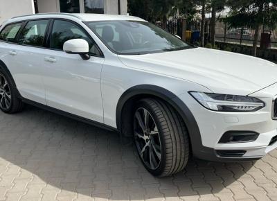 Фото Volvo V90 Cross Country