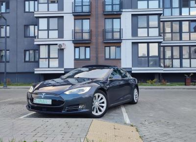 Фото Tesla Model S