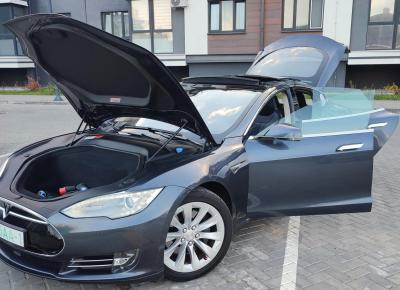 Фото Tesla Model S