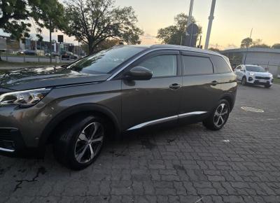 Фото Peugeot 5008