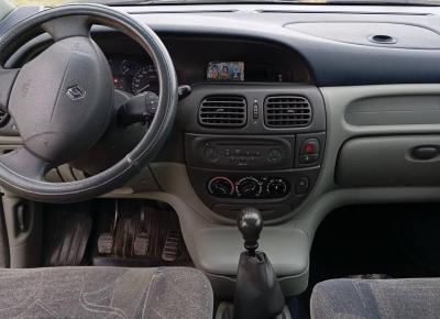 Фото Renault Scenic