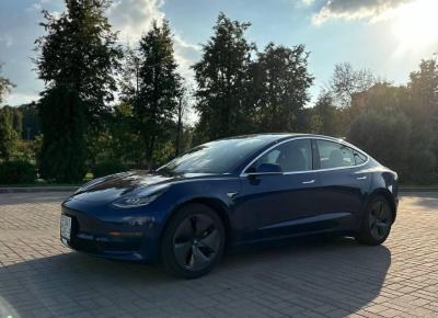 Фото Tesla Model 3