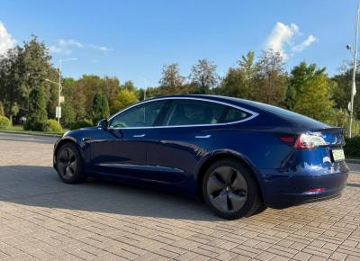 Фото Tesla Model 3