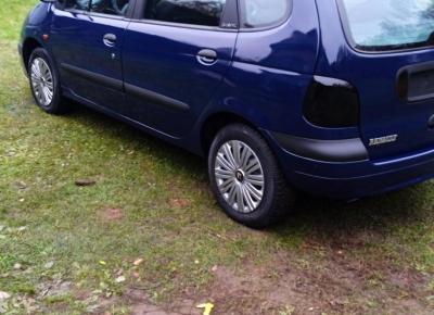 Фото Renault Scenic