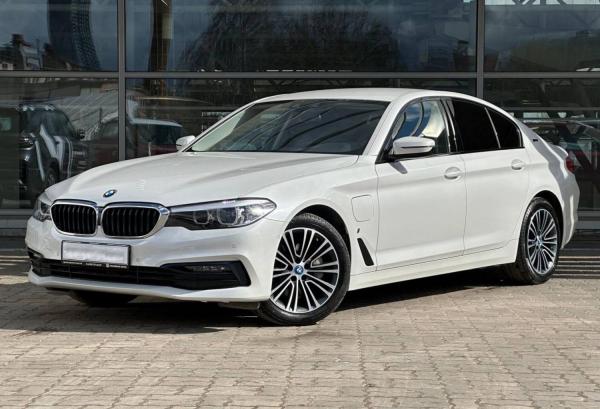 BMW 5 серия, 2019 год выпуска с двигателем Гибрид, 107 806 BYN в г. Минск